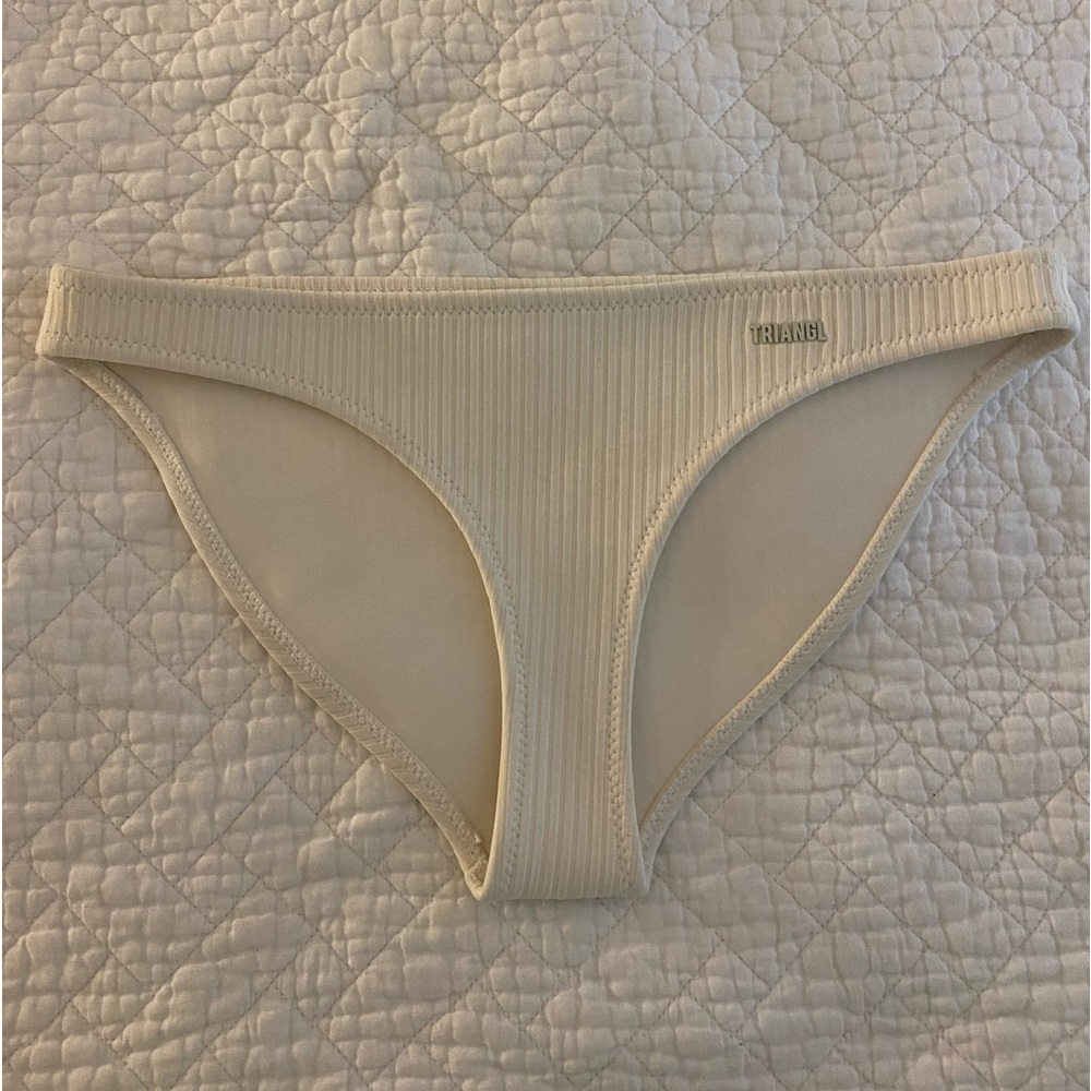 white triangl bikini bottoms